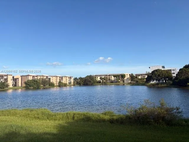 8893 Fontainebleau Blvd #304 Miami, FL 33172
