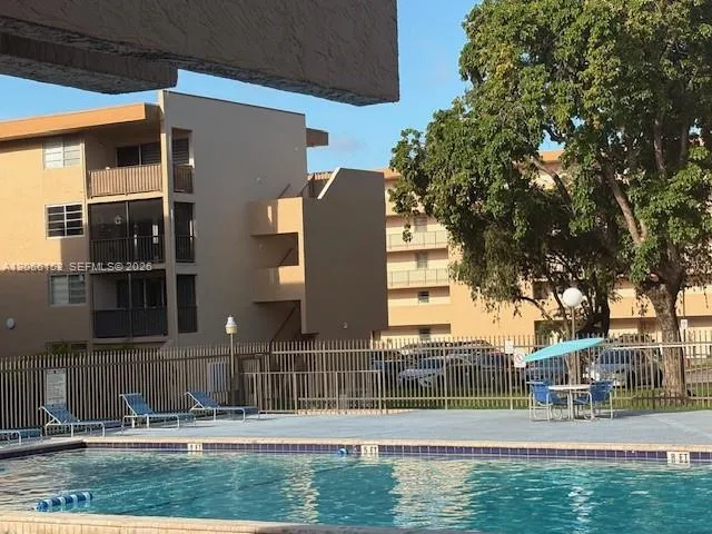 8893 Fontainebleau Blvd #304 Miami, FL 33172