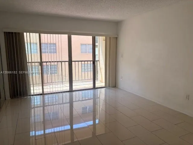 8893 Fontainebleau Blvd #304 Miami, FL 33172