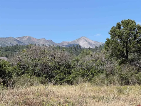 Roberts Ridge Road