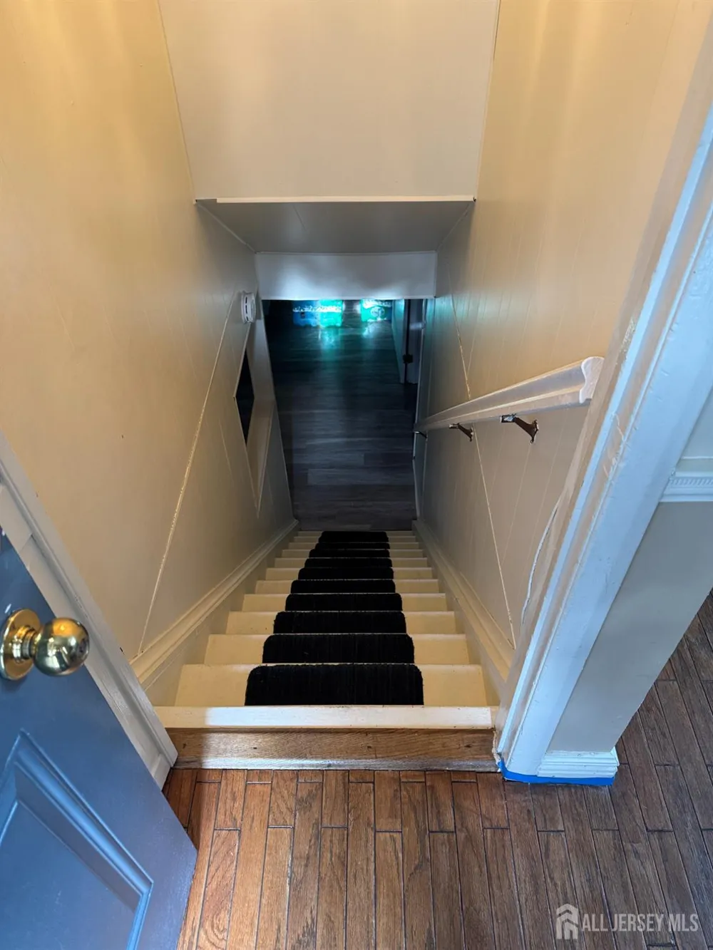 211 E Louis Place E Iselin, NJ 08830