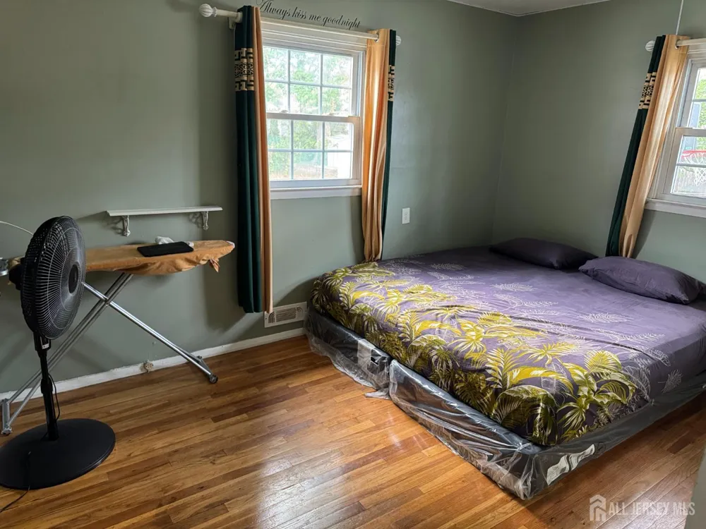 211 E Louis Place E Iselin, NJ 08830