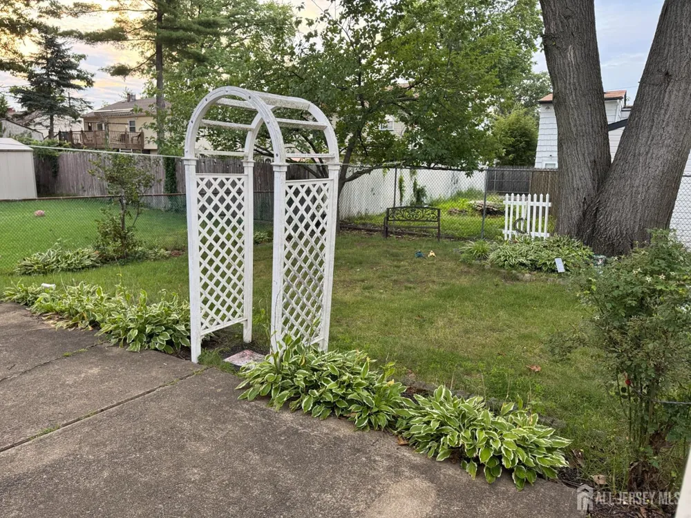 211 E Louis Place E Iselin, NJ 08830
