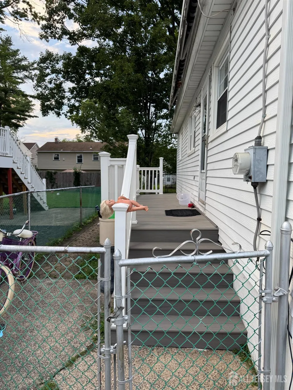 211 E Louis Place E Iselin, NJ 08830