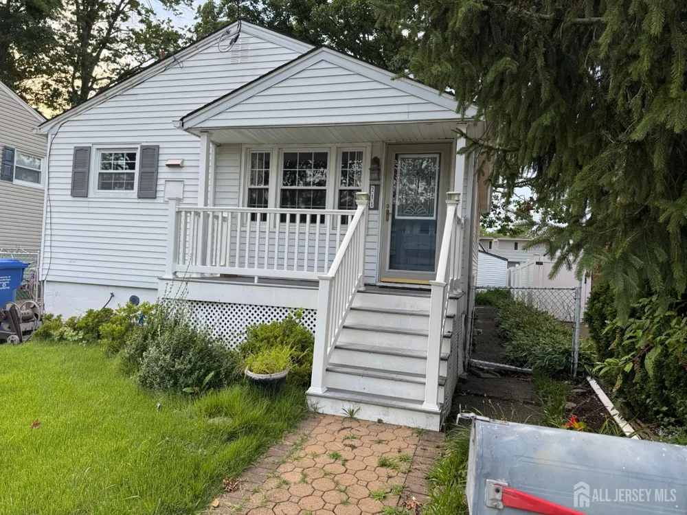 211 E Louis Place E Iselin, NJ 08830