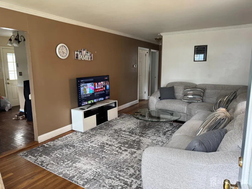 211 E Louis Place E Iselin, NJ 08830