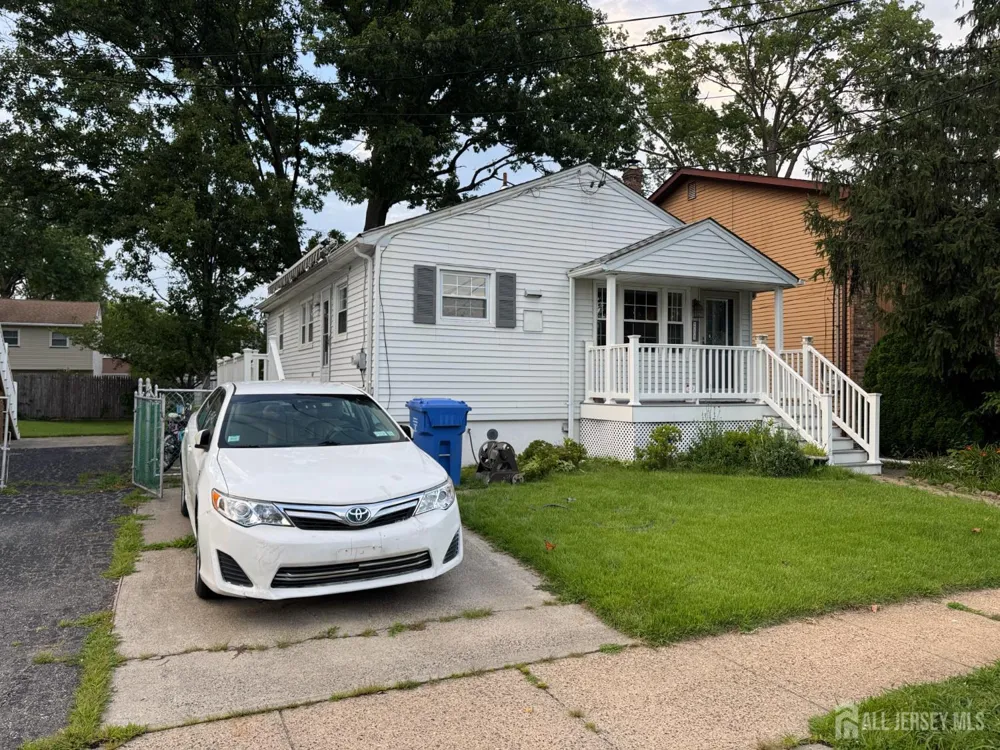 211 E Louis Place E Iselin, NJ 08830