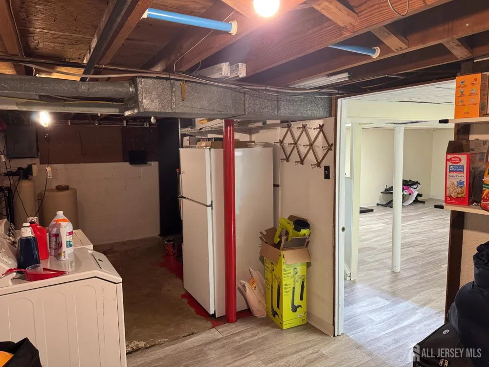211 E Louis Place E Iselin, NJ 08830
