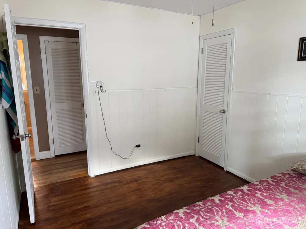 211 E Louis Place E Iselin, NJ 08830