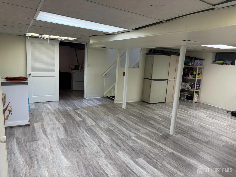 211 E Louis Place E Iselin, NJ 08830