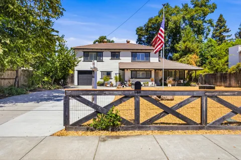 11 Anderson Avenue