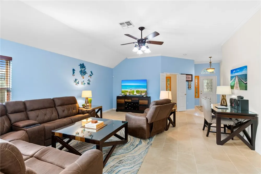 122 Georgian Oaks Rockport, TX 78382
