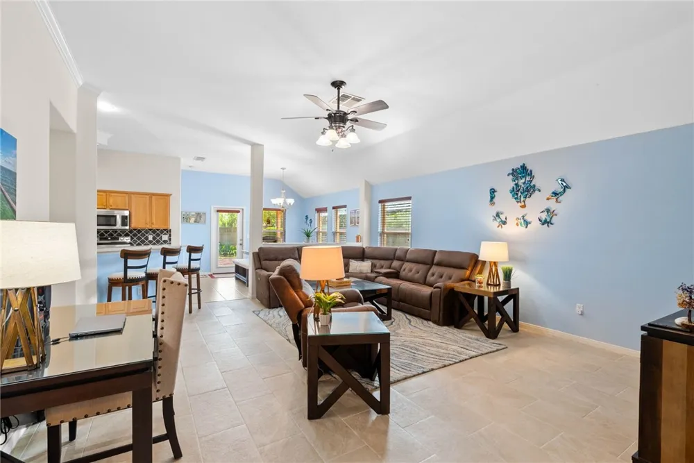 122 Georgian Oaks Rockport, TX 78382