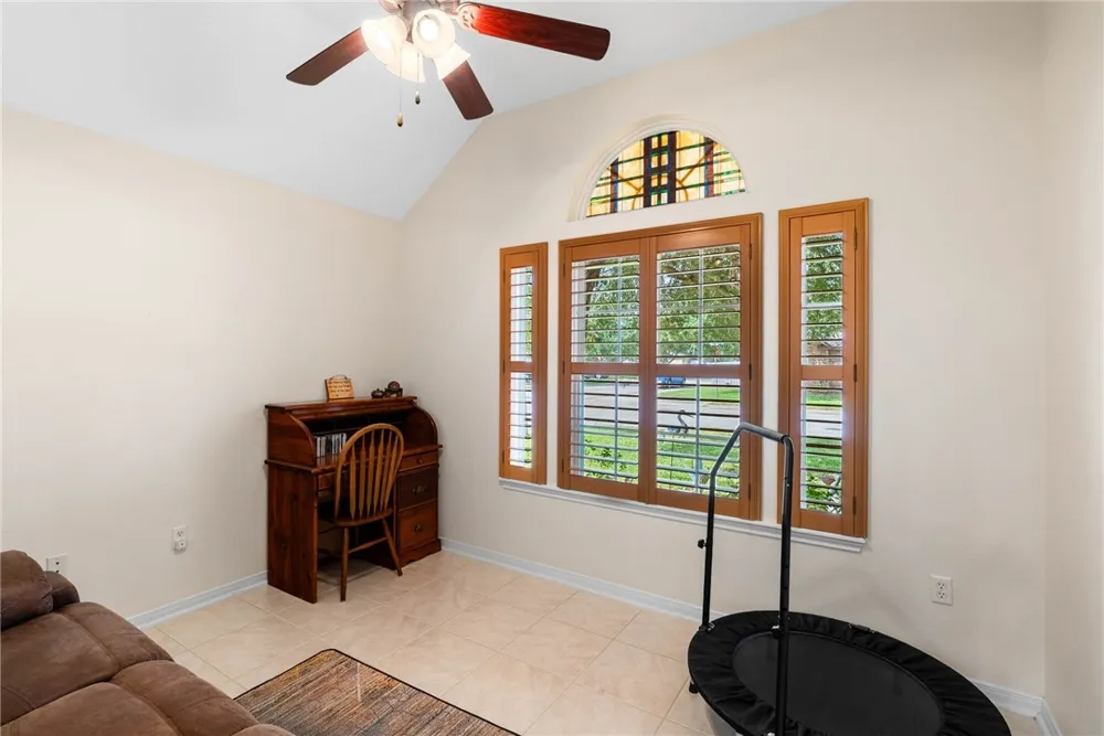 122 Georgian Oaks Rockport, TX 78382
