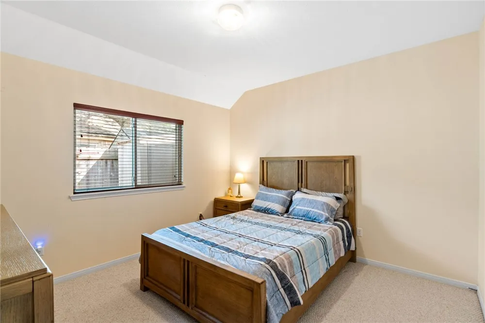 122 Georgian Oaks Rockport, TX 78382