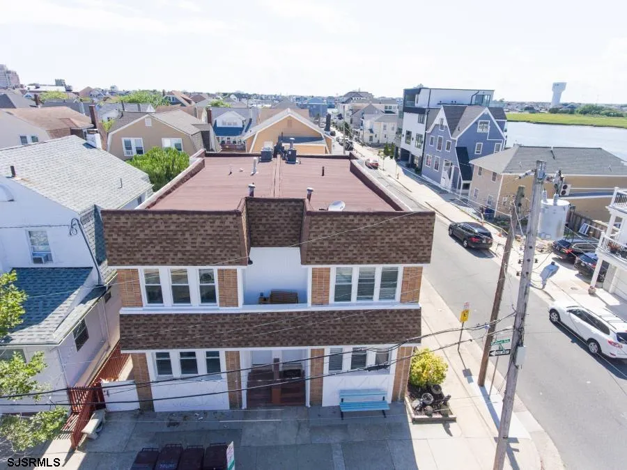 28 N Oakland Ave Ventnor, NJ 08406