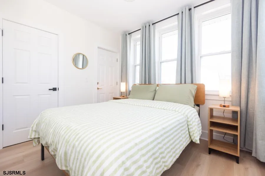 28 N Oakland Ave Ventnor, NJ 08406