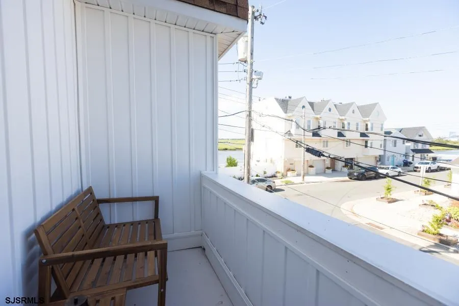 28 N Oakland Ave Ventnor, NJ 08406