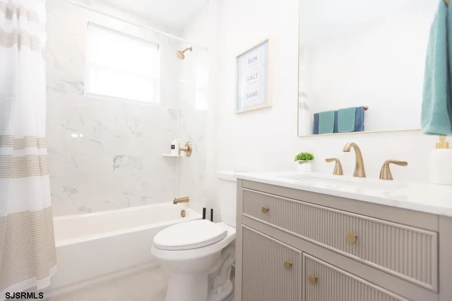 28 N Oakland Ave Ventnor, NJ 08406