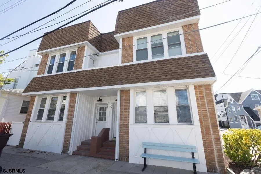 28 N Oakland Ave Ventnor, NJ 08406