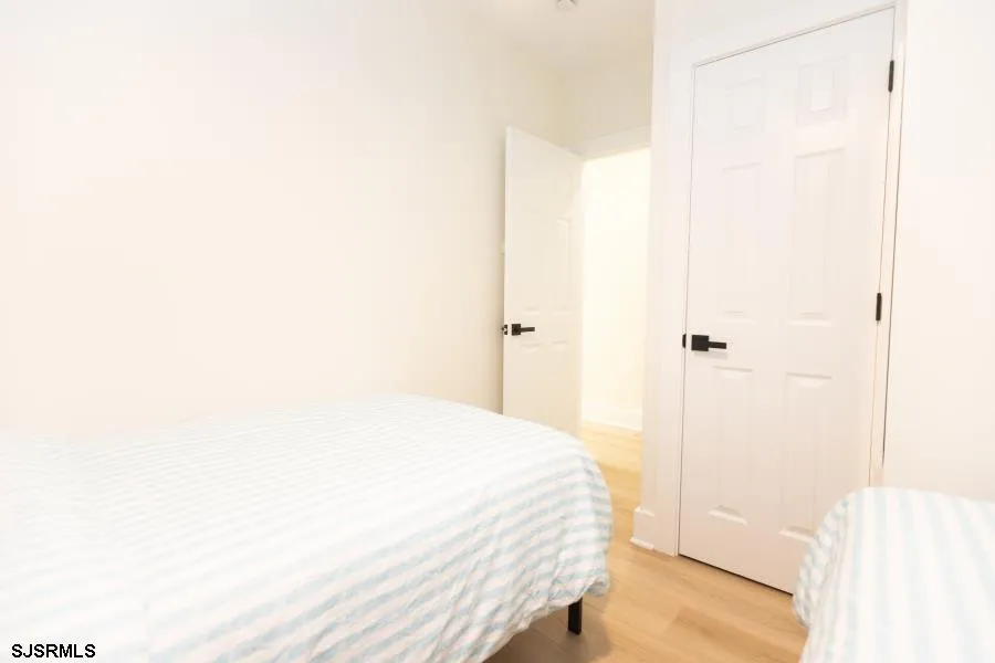28 N Oakland Ave Ventnor, NJ 08406