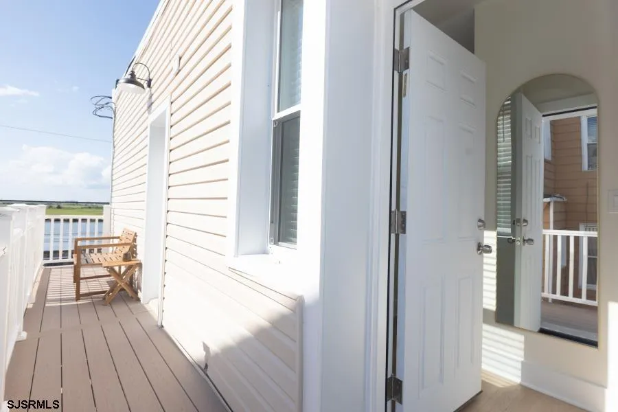 28 N Oakland Ave Ventnor, NJ 08406