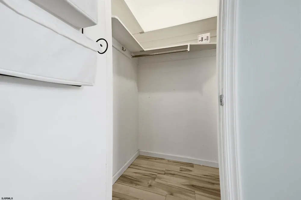14 N Sacramento Ave Ventnor, NJ 08406