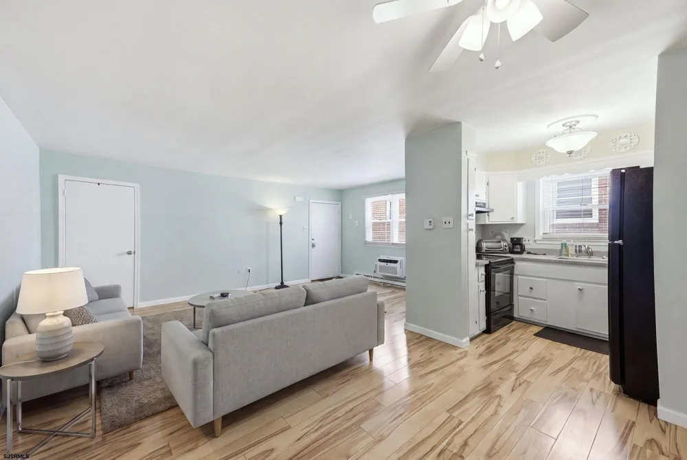 14 N Sacramento Ave Ventnor, NJ 08406