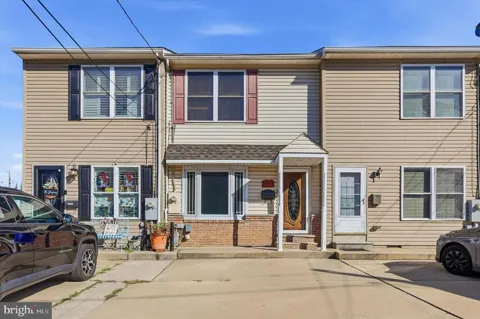 3528 EDGEMONT STREET