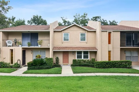 820 PARK LAKE CIRCLE #11
