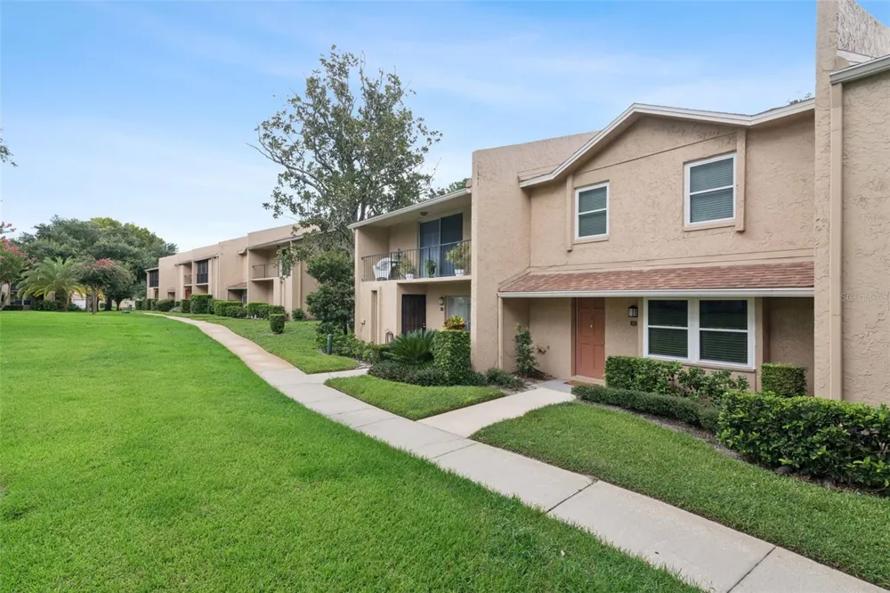 820 PARK LAKE CIRCLE #11 Maitland, FL 32751