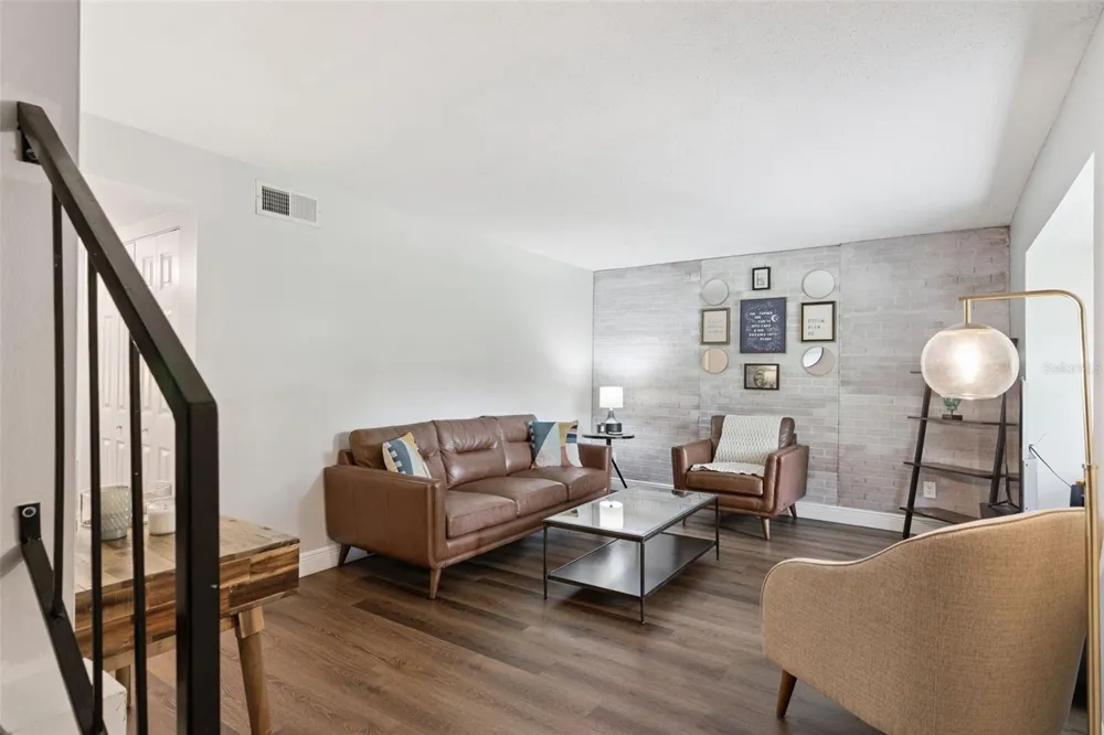 820 PARK LAKE CIRCLE #11 Maitland, FL 32751