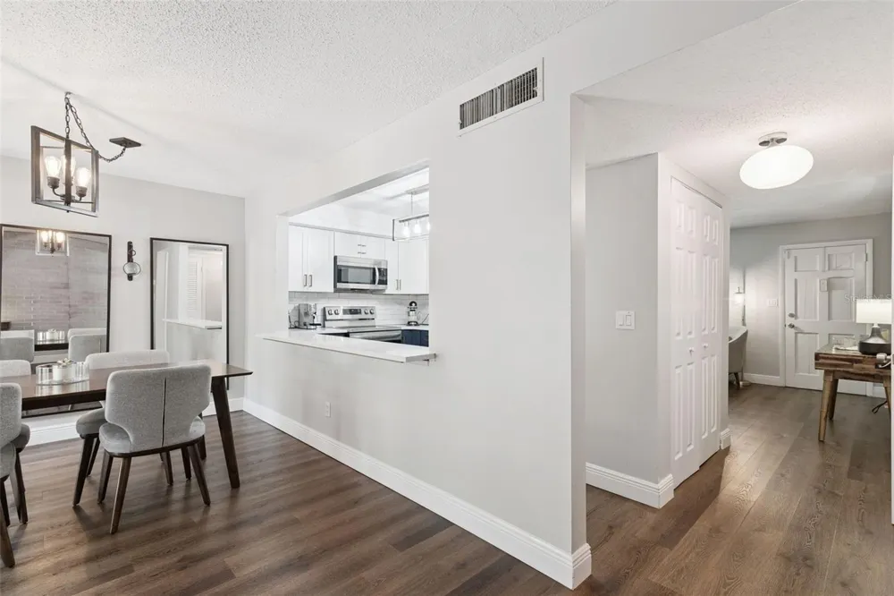 820 PARK LAKE CIRCLE #11 Maitland, FL 32751