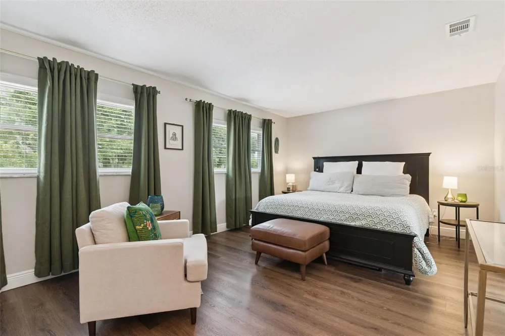 820 PARK LAKE CIRCLE #11 Maitland, FL 32751