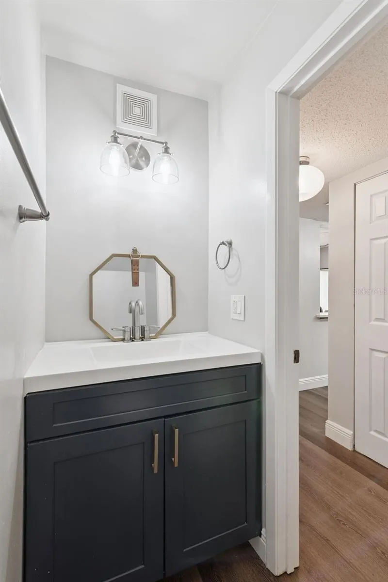 820 PARK LAKE CIRCLE #11 Maitland, FL 32751
