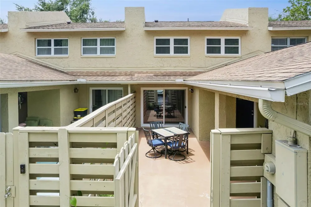 820 PARK LAKE CIRCLE #11 Maitland, FL 32751