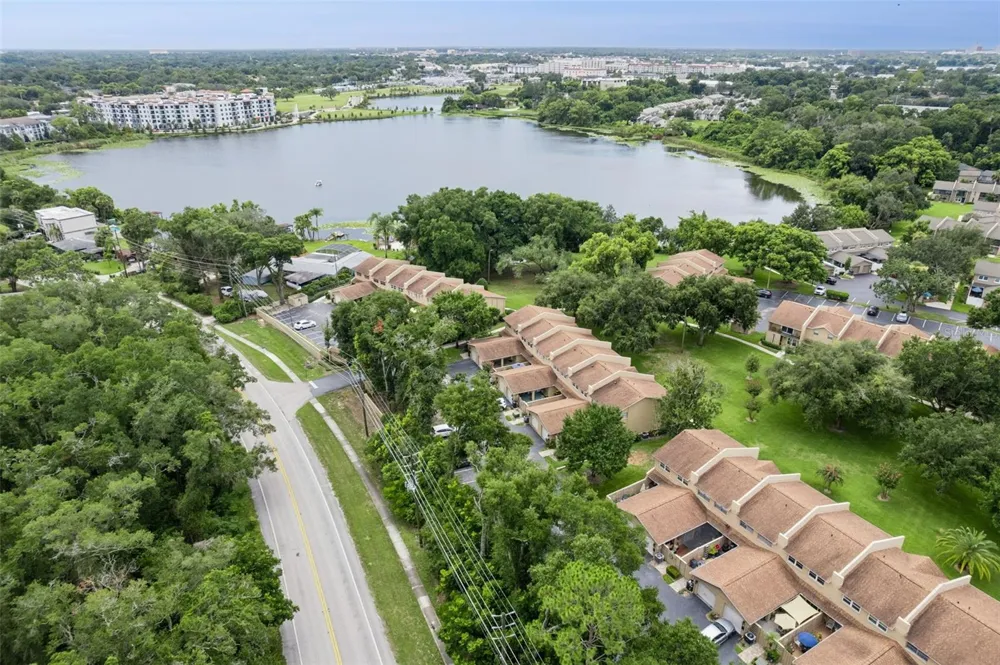 820 PARK LAKE CIRCLE #11 Maitland, FL 32751