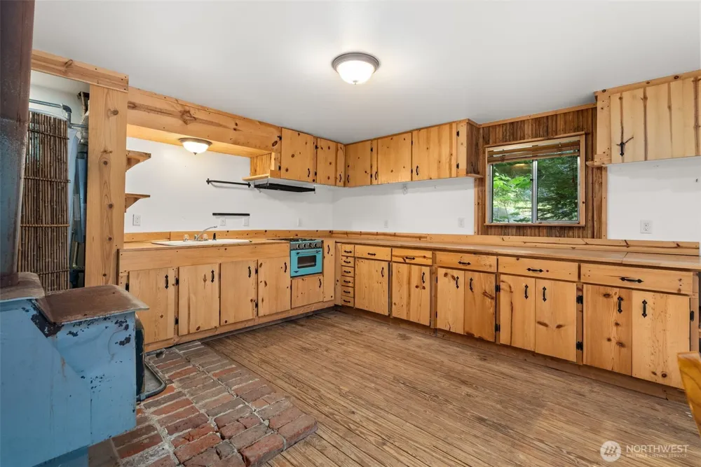 133 A Hinkle Tinkle Packwood, WA 98361