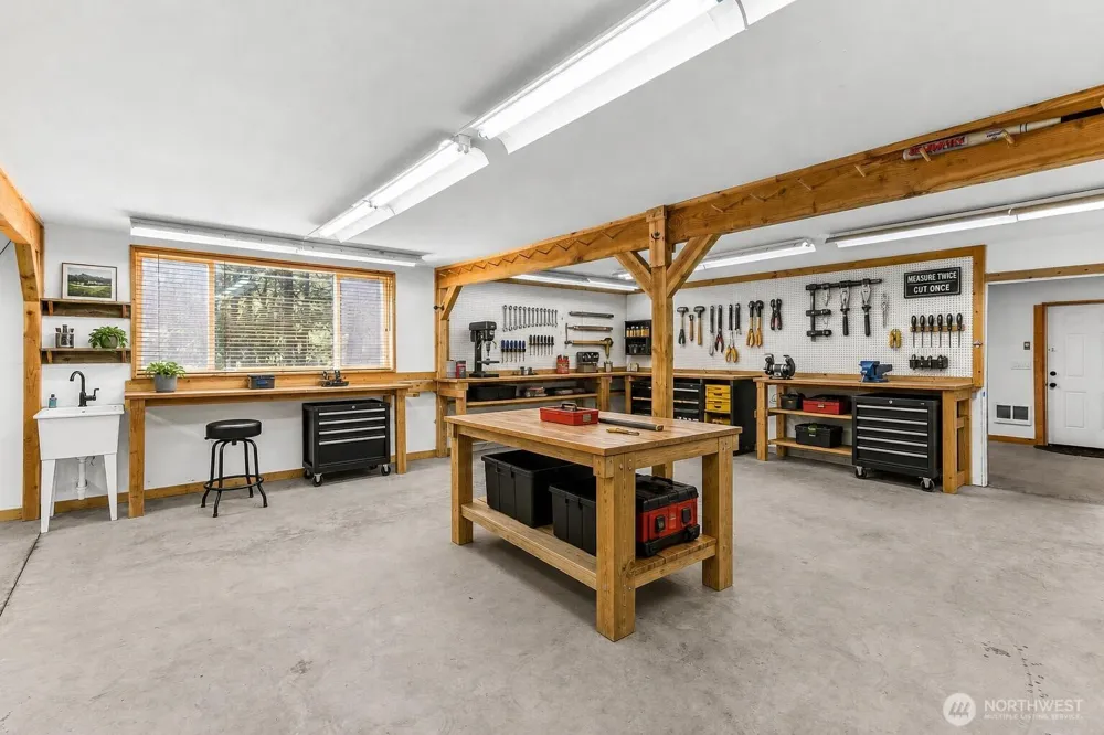 133 A Hinkle Tinkle Packwood, WA 98361
