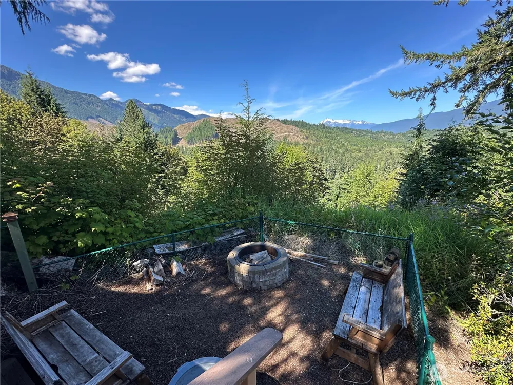 4989 Kahtai Trail Concrete, WA 98237