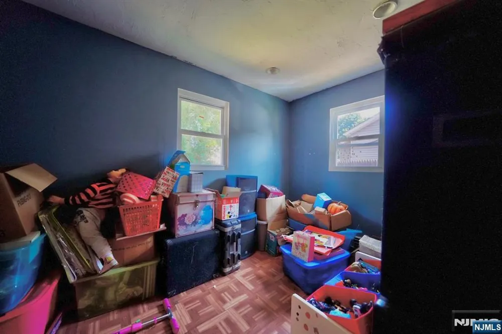 17 Orchard Street Pompton Lakes, NJ 07442