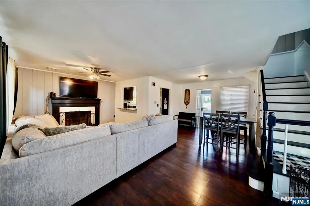 17 Orchard Street Pompton Lakes, NJ 07442