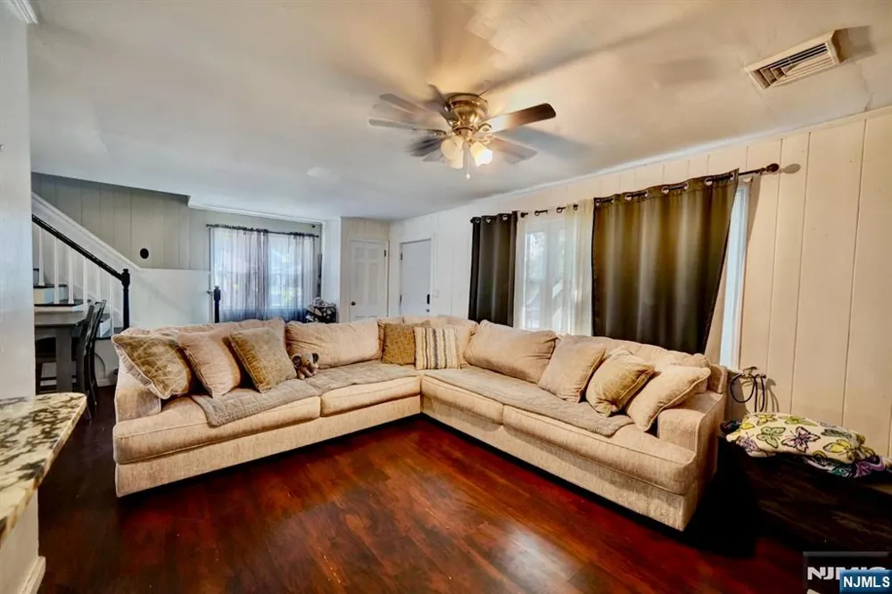 17 Orchard Street Pompton Lakes, NJ 07442