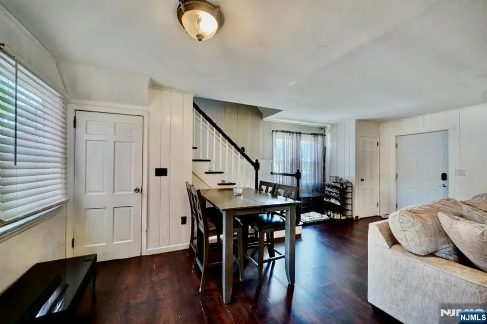 17 Orchard Street Pompton Lakes, NJ 07442