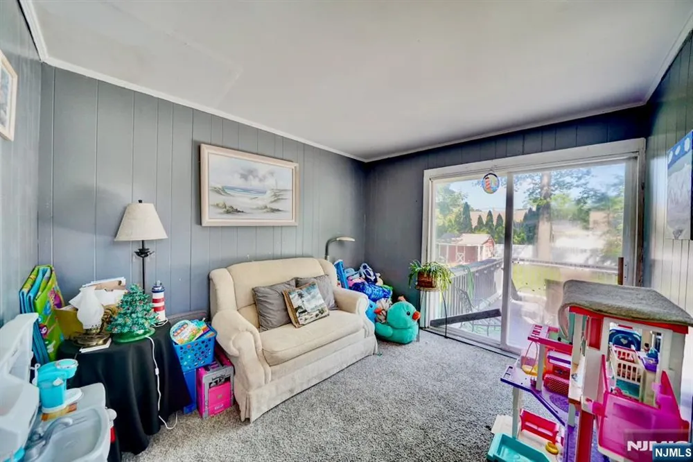 17 Orchard Street Pompton Lakes, NJ 07442