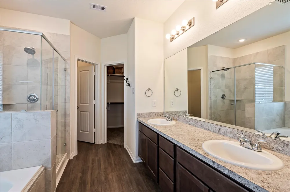 211 White Wing Lane Sealy, TX 77474