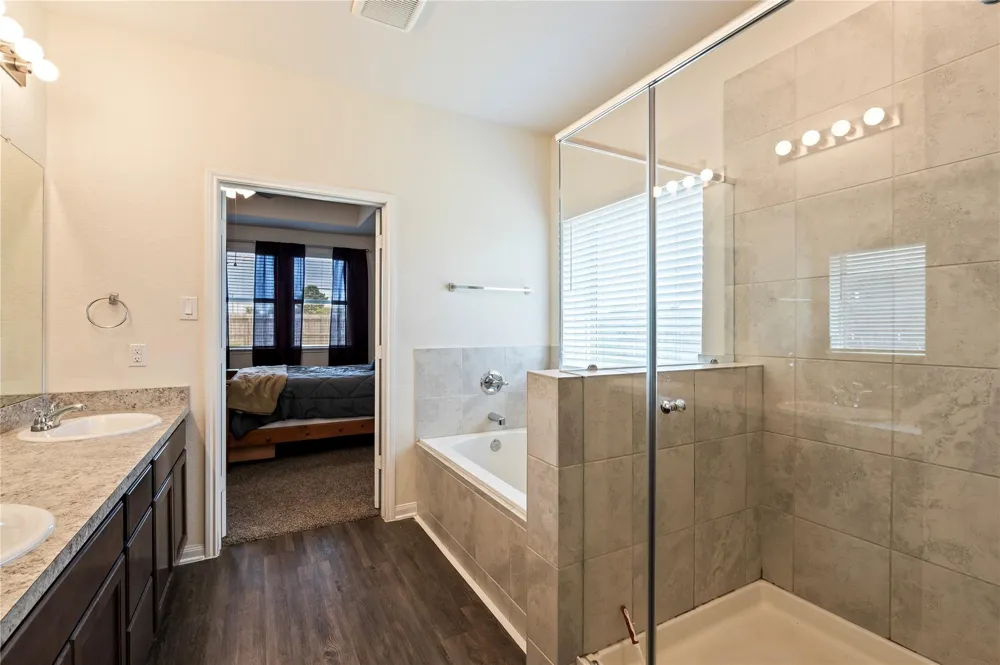 211 White Wing Lane Sealy, TX 77474