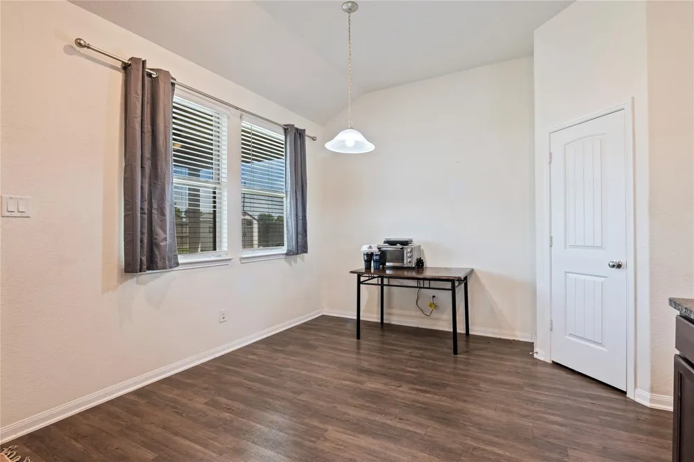 211 White Wing Lane Sealy, TX 77474