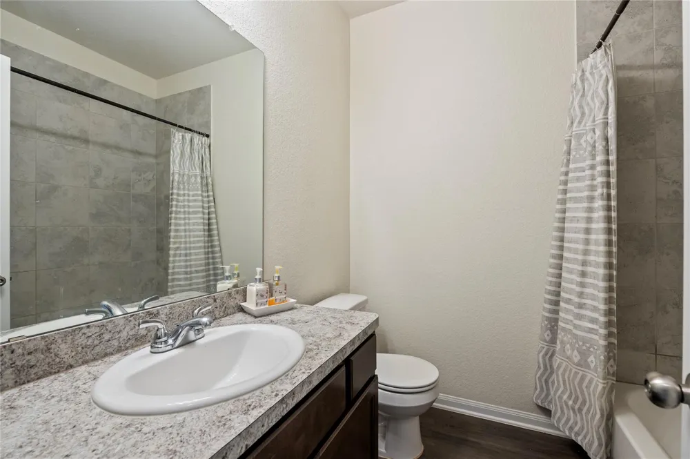 211 White Wing Lane Sealy, TX 77474