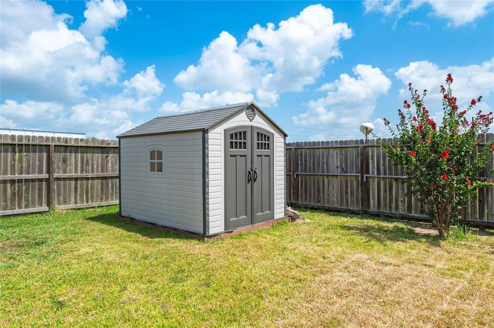 211 White Wing Lane Sealy, TX 77474